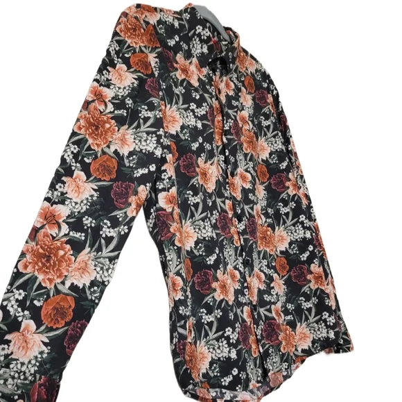 Guess Floral Button-Down Shirt Size Medium Black Red - Picture 2 of 6